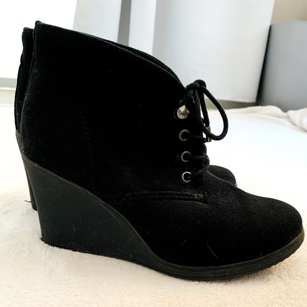 Size 7.5 Black Wedge Booties